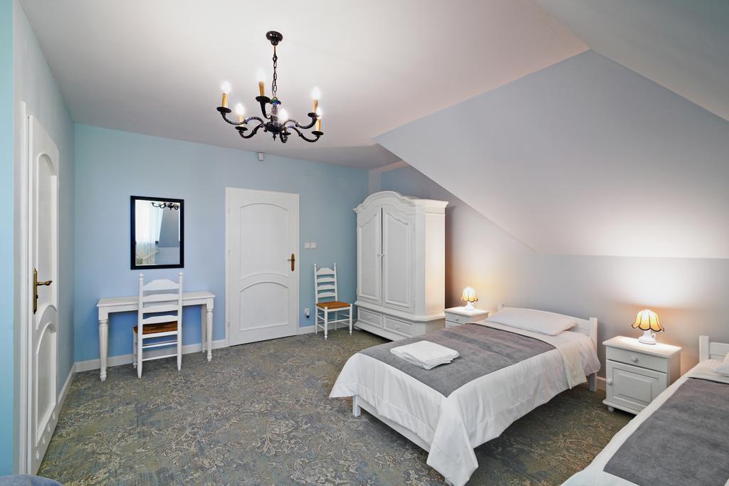 Dwor Osmolice Bed & Breakfast Bialki Dolne Bagian luar foto