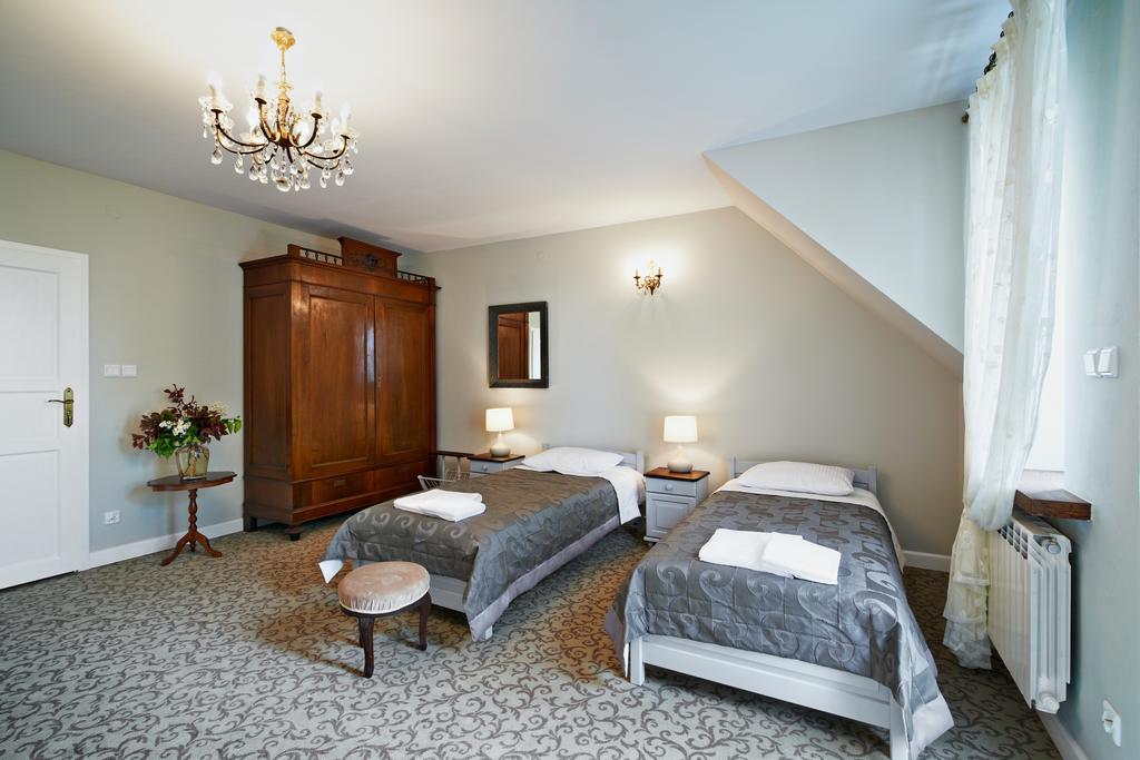 Dwor Osmolice Bed & Breakfast Bialki Dolne Bagian luar foto