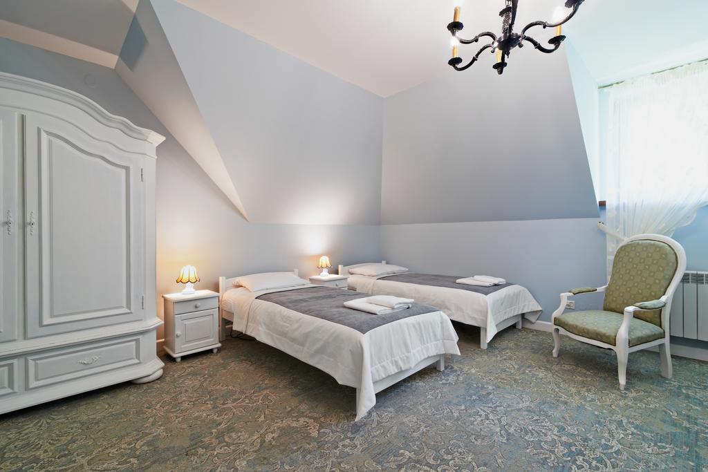 Dwor Osmolice Bed & Breakfast Bialki Dolne Bagian luar foto