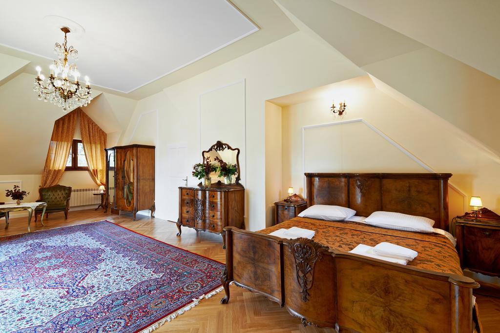 Dwor Osmolice Bed & Breakfast Bialki Dolne Bagian luar foto