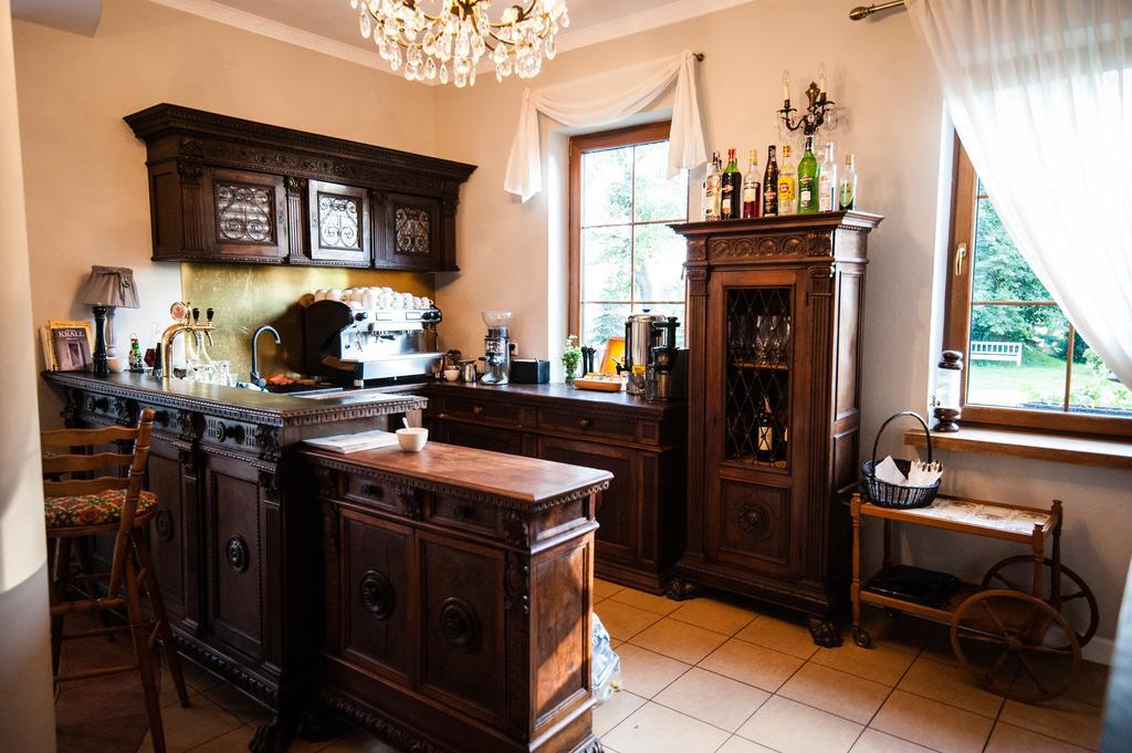 Dwor Osmolice Bed & Breakfast Bialki Dolne Bagian luar foto