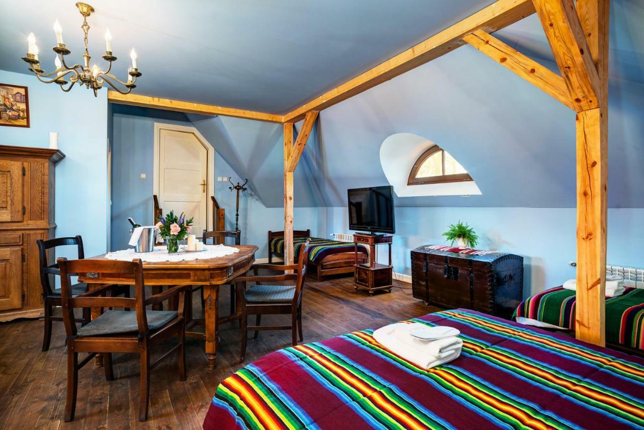 Dwor Osmolice Bed & Breakfast Bialki Dolne Bagian luar foto