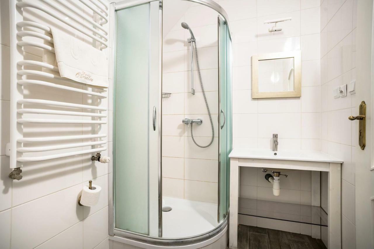 Dwor Osmolice Bed & Breakfast Bialki Dolne Bagian luar foto